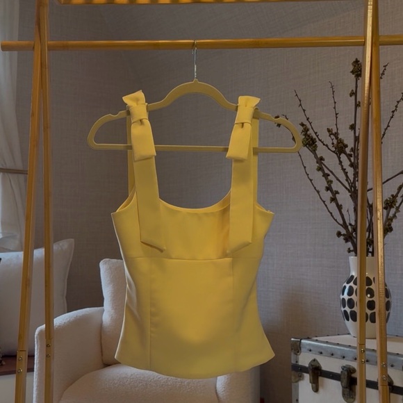 Zara Tops - Butter yellow bow Zara top